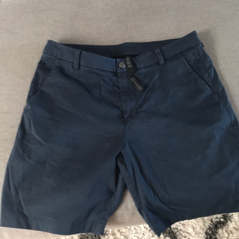 Men’s size 32 shorts Commission Warpstreme